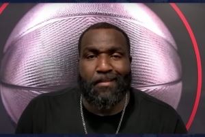 帕金斯：詹姆斯一直在训练 但他看到东契奇瘦了马上也晒训练照