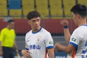 泰山生涯首秀！下半场开始前李小恒替补登场，换下克雷桑