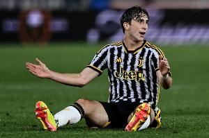 迪马：那不勒斯对引进米雷蒂感到越来越乐观，已提出1400万欧报价