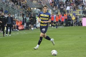 迪马：米兰寻找佳夫的替代人选，重新考虑莱奥尼和科穆佐