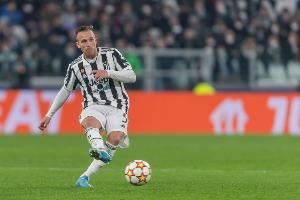 记者：尤文与格雷米奥就阿图尔达协议，球员预计今天签约