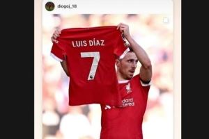 亲戚或余悲！遗孀社媒纪念“若塔举球衣声援迪亚斯”：2年前…