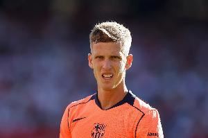 奥尔莫：弗里克仍然冷静他完全没问题 我的未来在巴萨