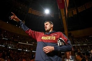 鲨鱼的低位+魔术师的组织+KD的投篮!约基奇正朝着GOAT的目标迈进